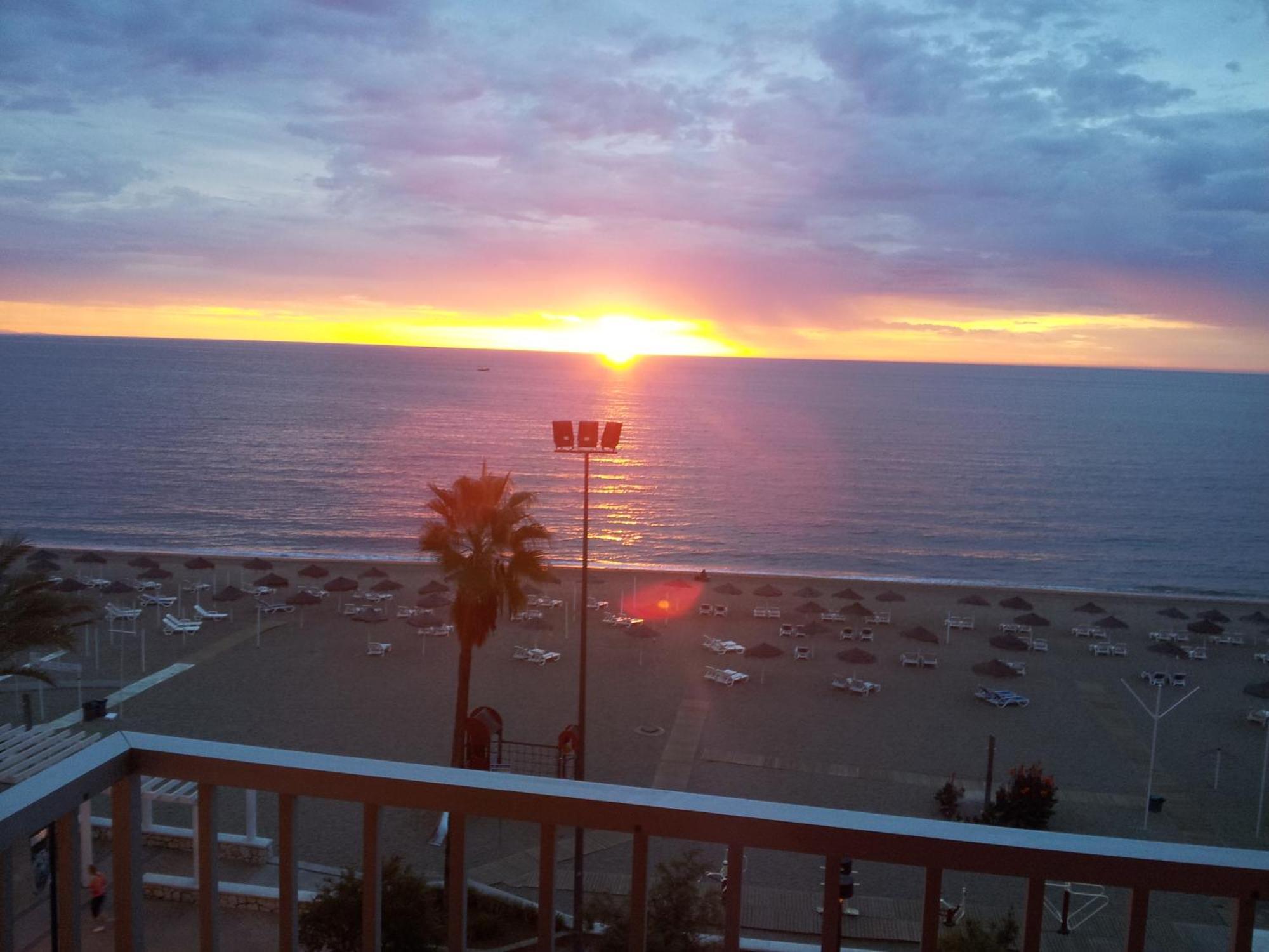 Апартаменти Fuengirola Playa Carina Екстер'єр фото