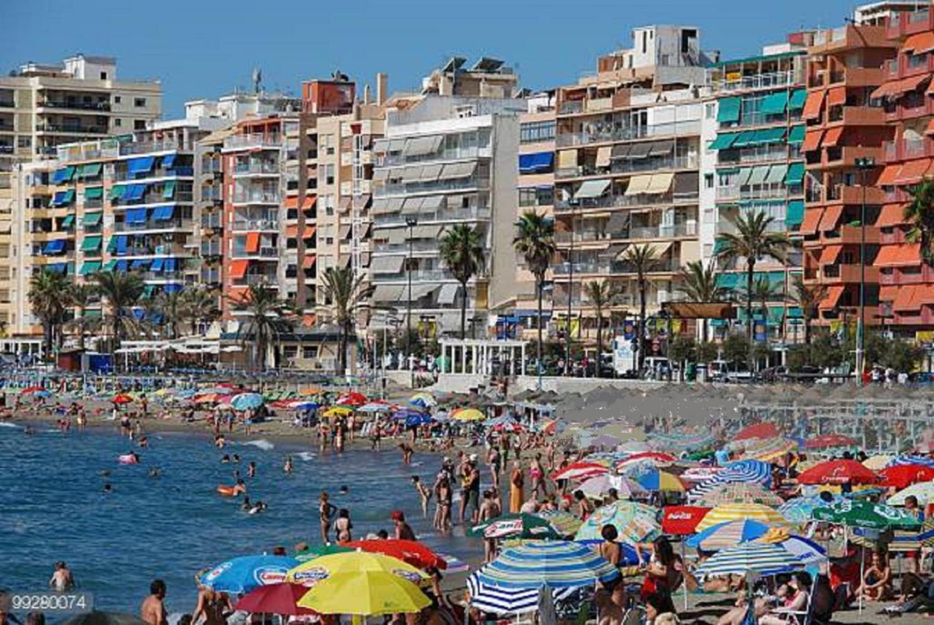 Апартаменти Fuengirola Playa Carina Екстер'єр фото